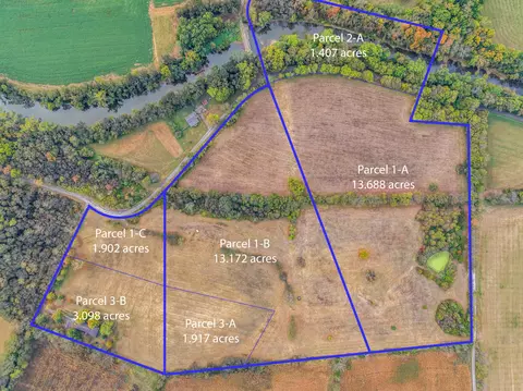 2410 Peacock Rd, Paris, KY 40361