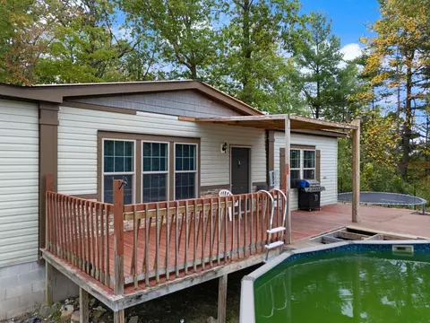 Exterior - 90 Damy Ln, Campton, KY 41301 photo 5 of 11