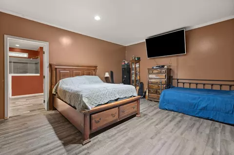 Bedroom - 90 Damy Ln, Campton, KY 41301 photo 2 of 4
