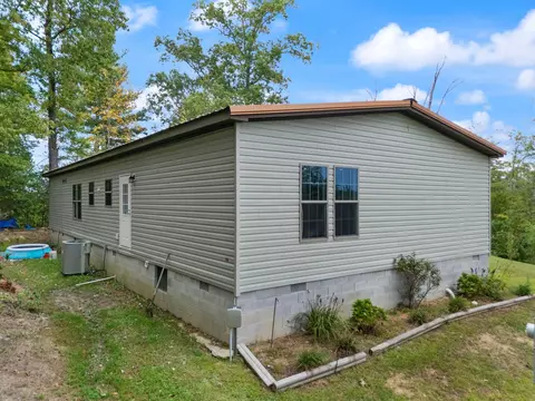 Exterior - 90 Damy Ln, Campton, KY 41301 photo 4 of 11