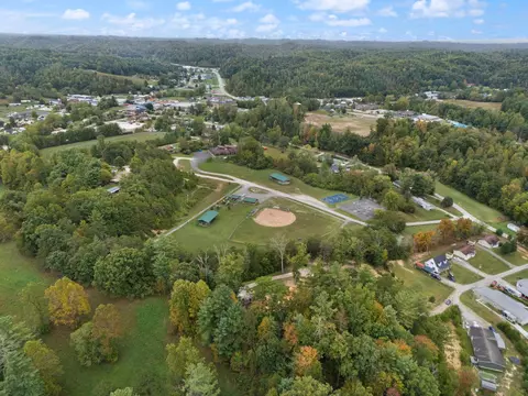 View/Area - 90 Damy Ln, Campton, KY 41301 photo 11 of 13
