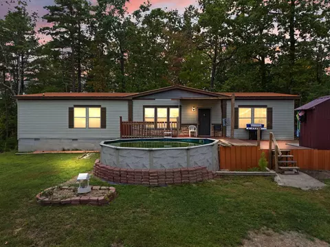 90 Damy Ln, Campton, KY 41301