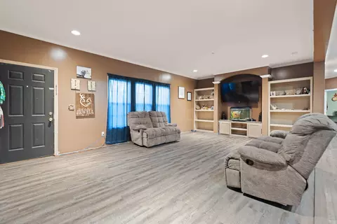 Living - 90 Damy Ln, Campton, KY 41301 photo 1 of 2
