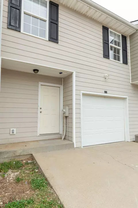 319 Faulconer Dr, Nicholasville, KY 40356