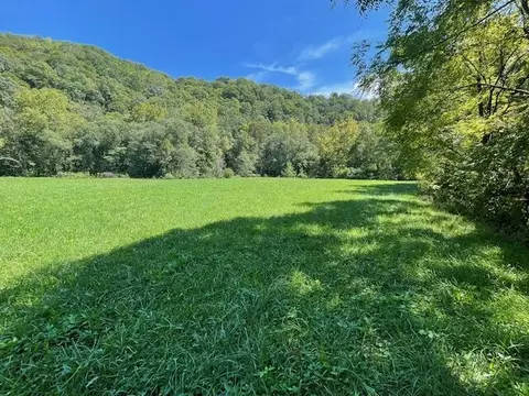 987 E Lee Cemetery Rd, Miracle, KY 40856