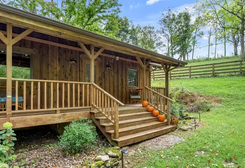 446 Levy Rd, Paris, KY 40361 photo 2