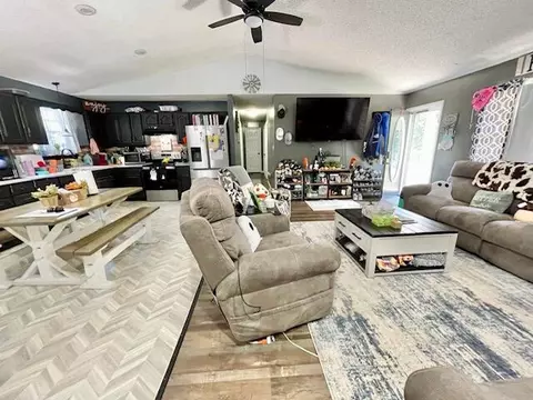93 Link Dr, Pine Knot, KY 42635 photo 4