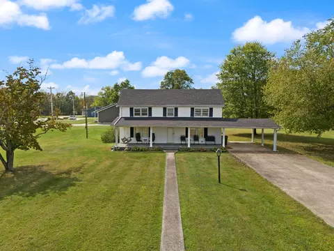 695 Maple St, Stanton, KY 40380 photo 2