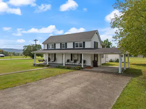 695 Maple St, Stanton, KY 40380 photo 3