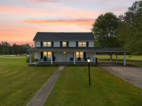 695 Maple St, Stanton, KY 40380