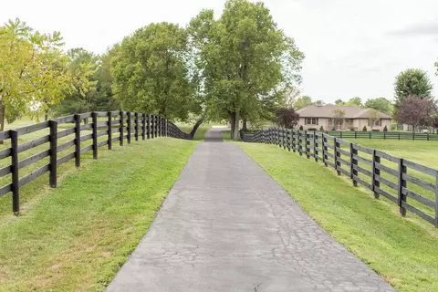 1173 Durham Ln, Nicholasville, KY 40356