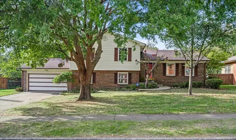 3213 Yellowstone Pkwy, Lexington, KY 40517