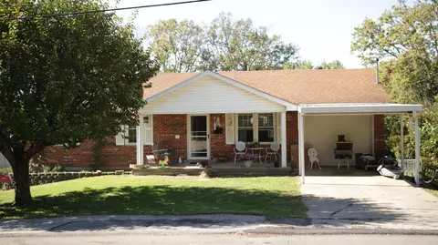 136 Jackson Dr, Frankfort, KY 40601