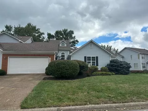 1096 Griffin Gate Dr, Lexington, KY 40511
