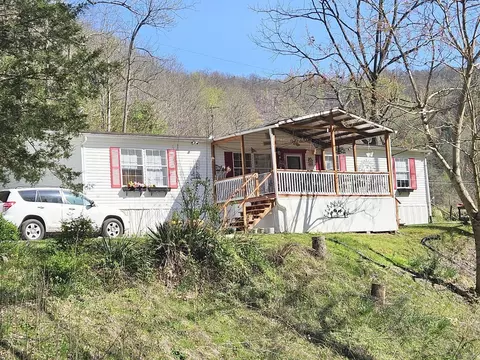 1155 Neds Fork Rd, Mcdowell, KY 41647