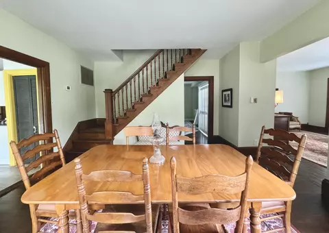 Dining - 407 Prospect St, Berea, KY 40403 photo 2 of 3