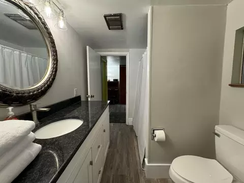 Bath - 407 Prospect St, Berea, KY 40403 photo 1 of 2