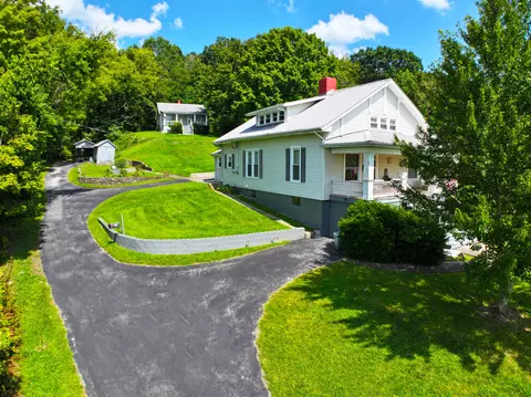 369 Broadway St, Irvine, KY 40336