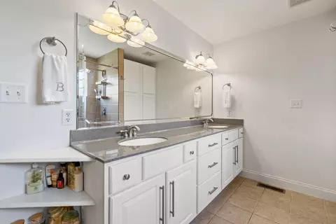 Bath - 415 Koa Ct, Berea, KY 40403 photo 5 of 7