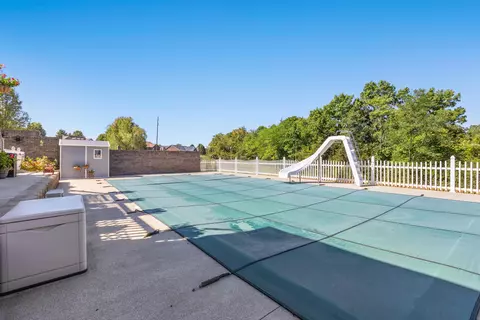 Exterior - 415 Koa Ct, Berea, KY 40403 photo 12 of 19
