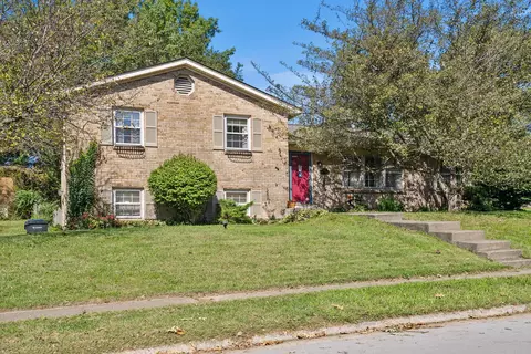 3437 Birkenhead Dr, Lexington, KY 40503