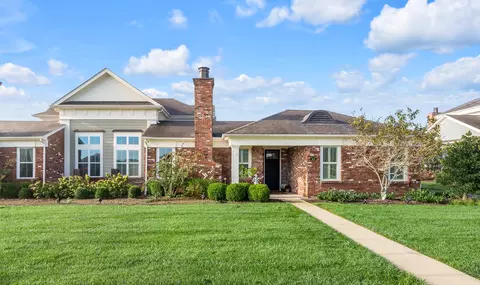 102 Brannon Gardens Dr, Nicholasville, KY 40356