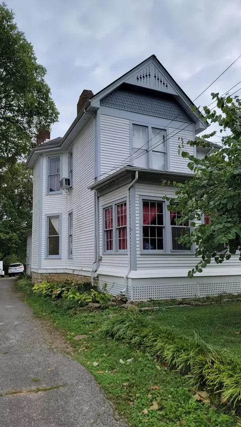 128 High St, Versailles, KY 40383