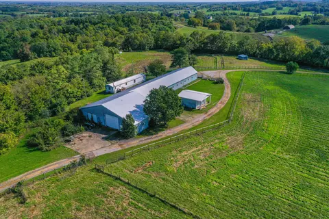 1013 Old Mitchellsburg Rd, Parksville, KY 40464