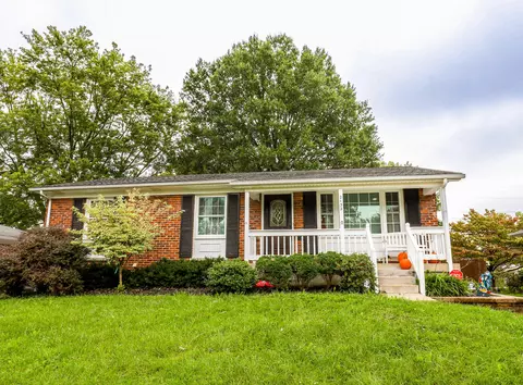 2132 Winterberry Dr, Lexington, KY 40504