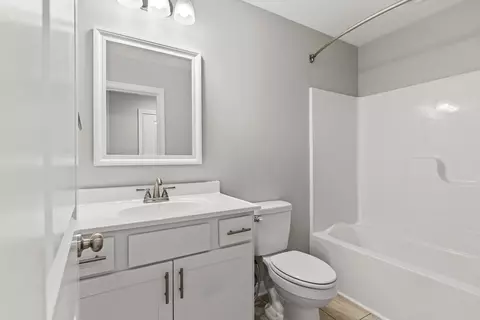 Bath - 4035 Ruby Rose Rd, Richmond, KY 40475 photo 3 of 6