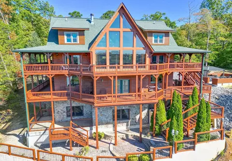 230 Five Points Dr, Russell Springs, KY 42642