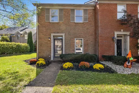 1310 Gray Hawk Rd, Lexington, KY 40502