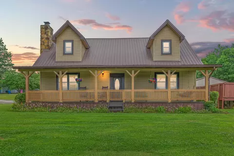 302 Russell Dr, Campton, KY 41301