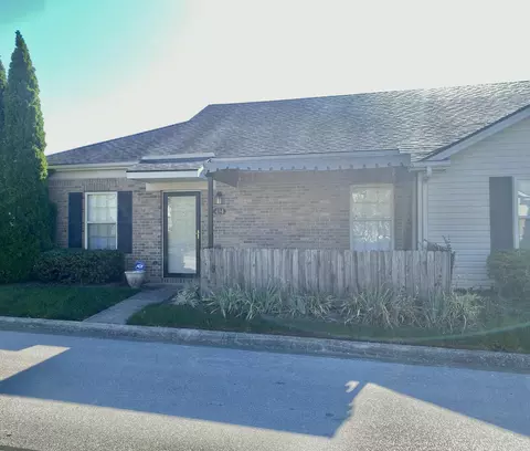 494 Goldon Trophy Trl, Lexington, KY 40514