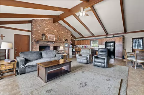 Living - 280 E Third St, London, KY 40741 photo 2 of 4