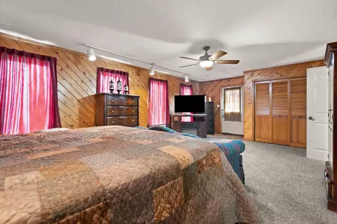 Bedroom - 280 E Third St, London, KY 40741 photo 4 of 6