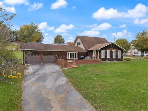 Exterior - 280 E Third St, London, KY 40741 photo 2 of 9