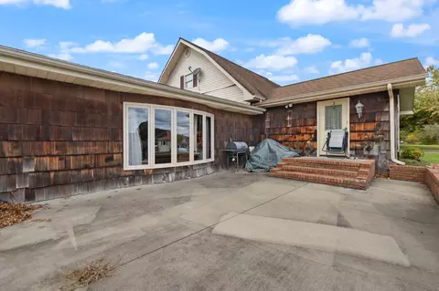Exterior - 280 E Third St, London, KY 40741 photo 6 of 9