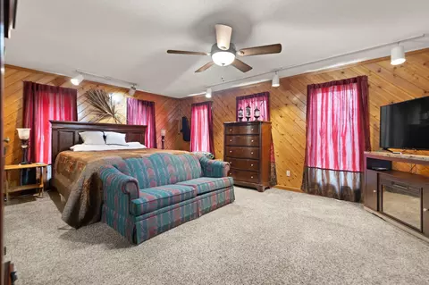 Bedroom - 280 E Third St, London, KY 40741 photo 1 of 6