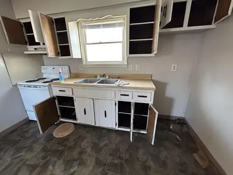 Kitchen - 90 Bambi Ct, Corbin, KY 40701 photo 1 of 1