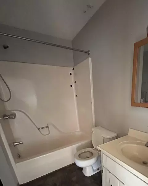 Bath - 90 Bambi Ct, Corbin, KY 40701 photo 1 of 1