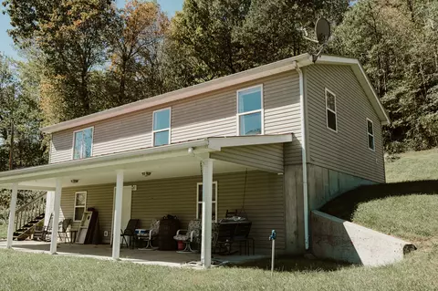 14095 Cranston Rd, Morehead, KY 40351