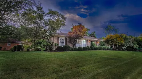 1800 Dalna Dr, Lexington, KY 40505