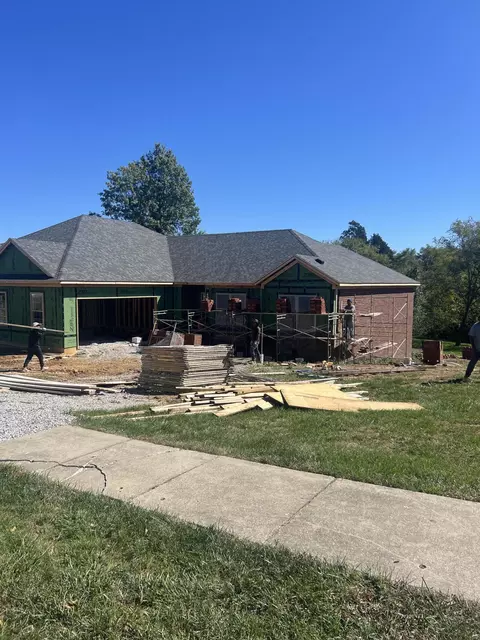 1105 Leawood Dr, Frankfort, KY 40601