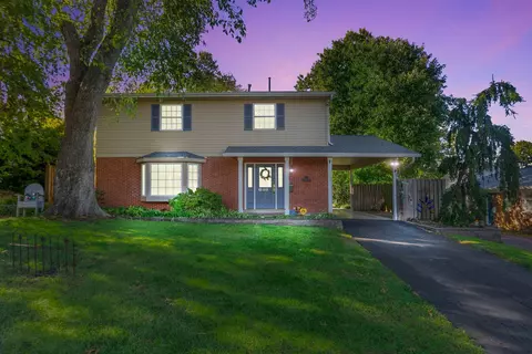 1505 Beacon Hill Rd, Lexington, KY 40504