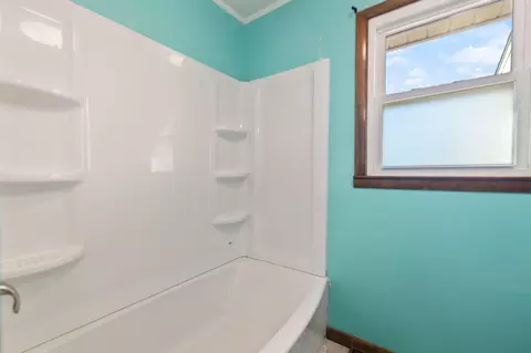 Bath - 33 Springfield Cir, Corbin, KY 40701 photo 4 of 6