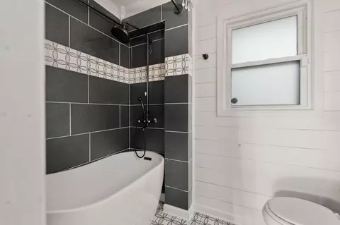 Bath - 33 Springfield Cir, Corbin, KY 40701 photo 1 of 6