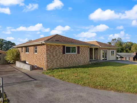 Exterior - 33 Springfield Cir, Corbin, KY 40701 photo 7 of 13