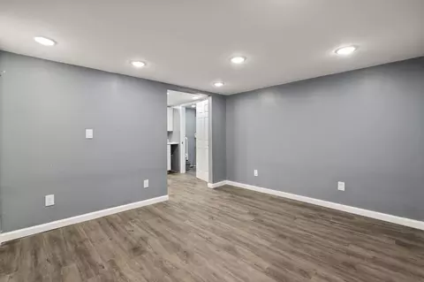 Living - 33 Springfield Cir, Corbin, KY 40701 photo 9 of 10