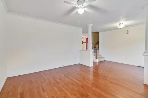 Living - 20 Oak Leaf Ln, Williamsburg, KY 40769 photo 3 of 11
